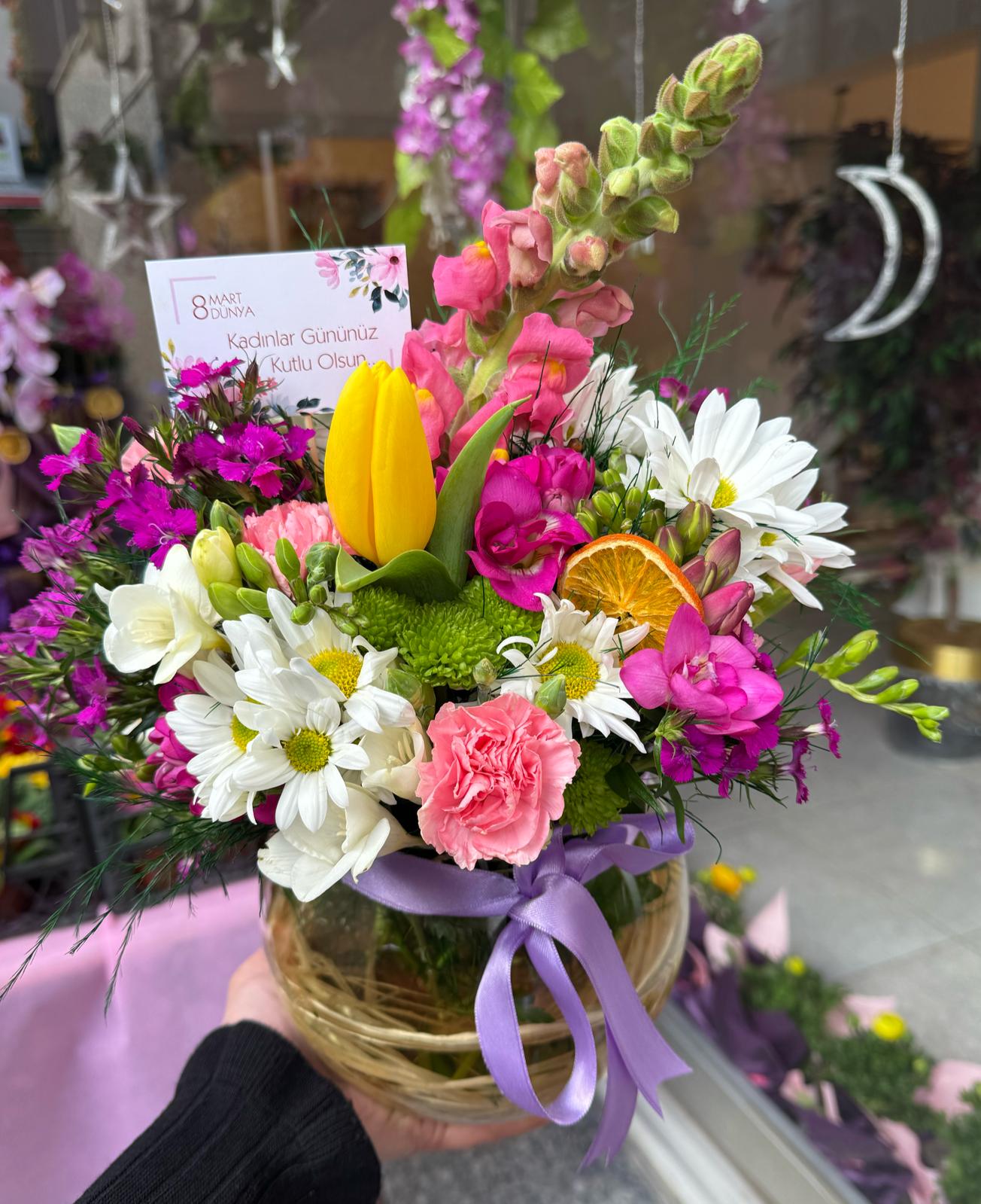 kadinlar-gunu-bahar-arajmani