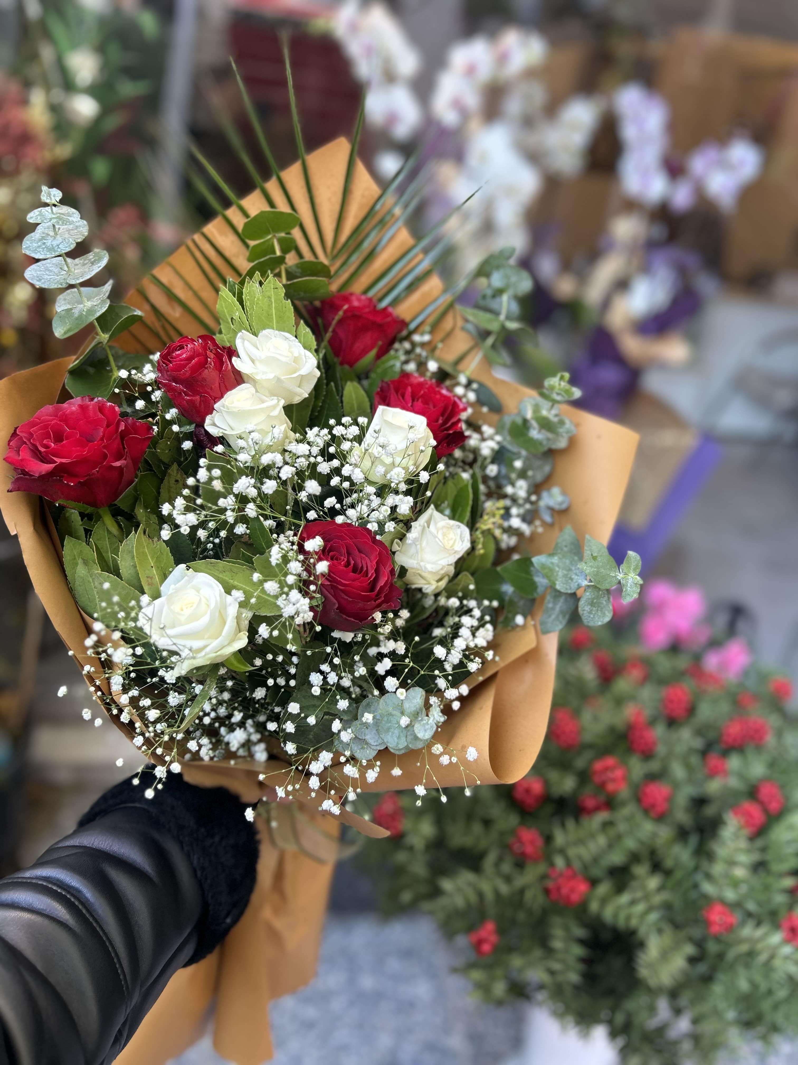 iki-renk-butik-gul-buketi