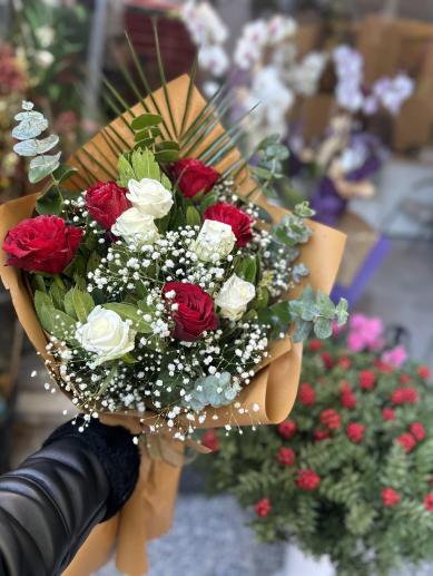 iki-renk-butik-gul-buketi